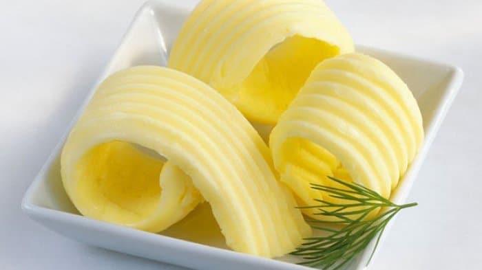 مارگارین چیست؟ آشنایی با انواع، کاربردها و مزایای آن